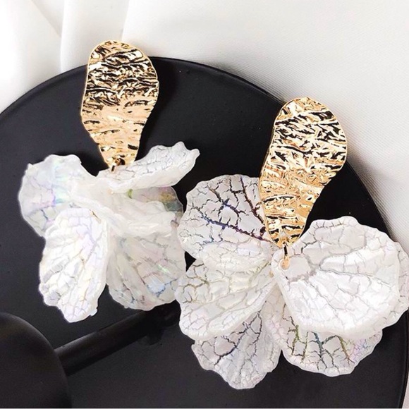 Light Weight White Petal Dangle Stud Earrings - Picture 4 of 9